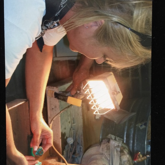 Meet your Posher “Lucky7traders” aka Deb 🌵 💎 ❤️ - Picture 4 of 8